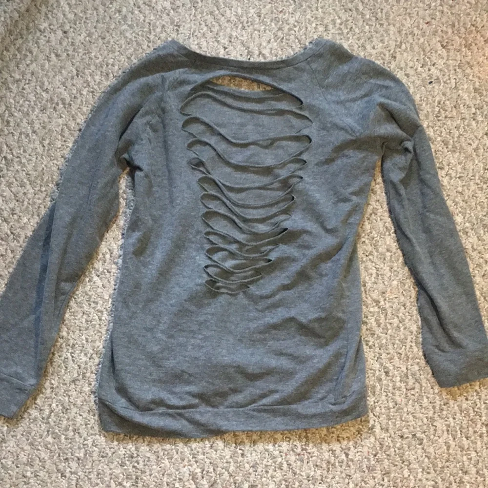 🌸cute long sleeve - Picture 2 of 2